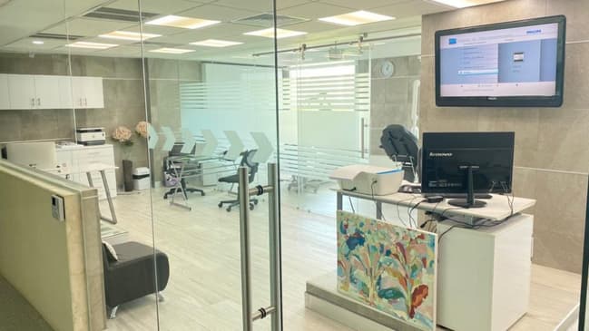 Slider image (5) Symmetry Clinics